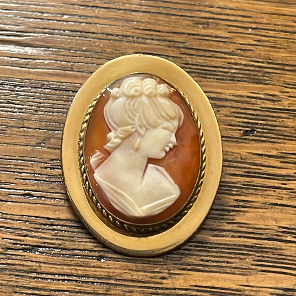 Vintage Art Deco style 12k Gold filled carved shell cameo brooch Van Dell - Picture 2 of 3